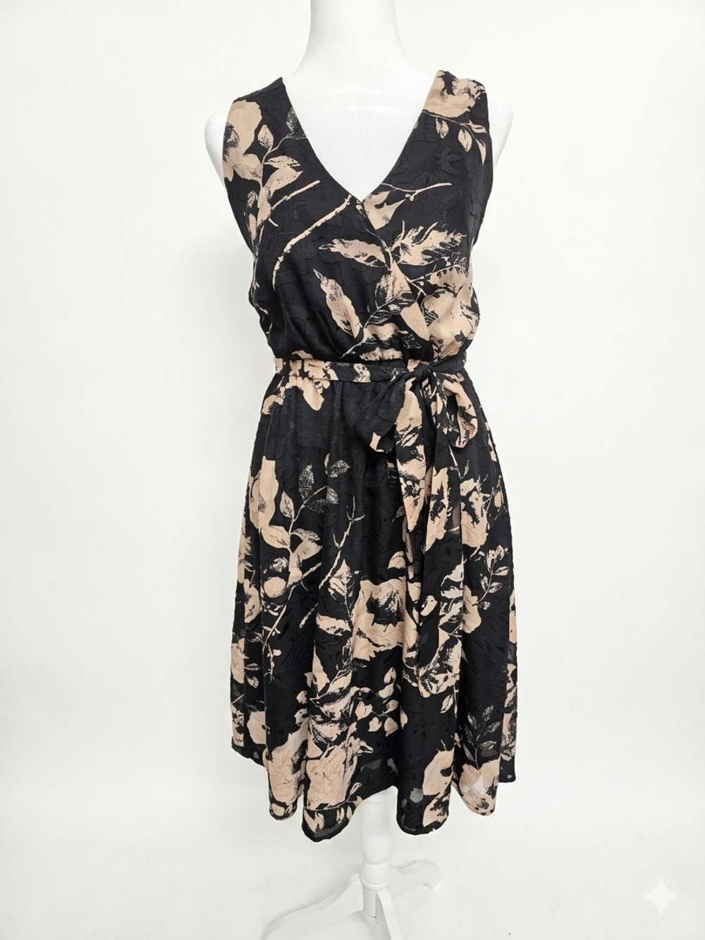 NWT Gilli Versona Black Tan Floral A-Line Midi Dress Small
